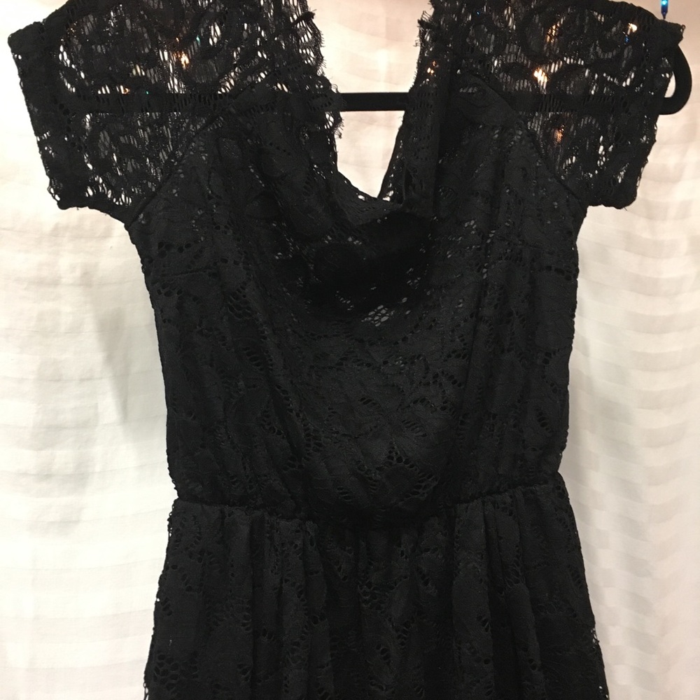 Super sweet lace stretch dress. No tags Midi